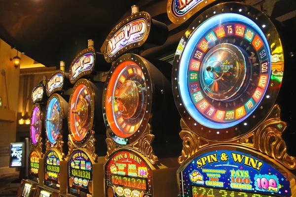 Fortune Mouse slot game interface on capung4d login mobile app showing reel layout and spin button